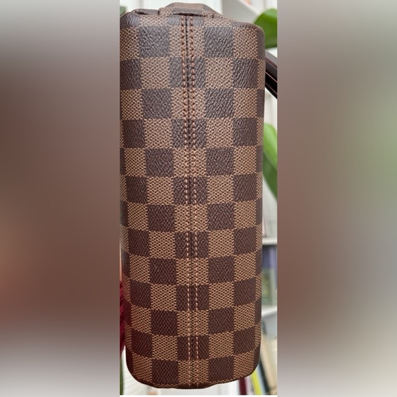 100% Authentic Louis Vuitton Croisette Bag - Picture 5 of 11